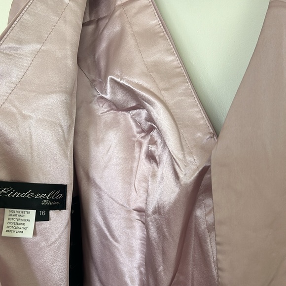 Cinderella Divine mauve color Formal dress - Picture 8 of 11